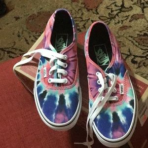 Vans tye dye lace up shoes size 5 big kids